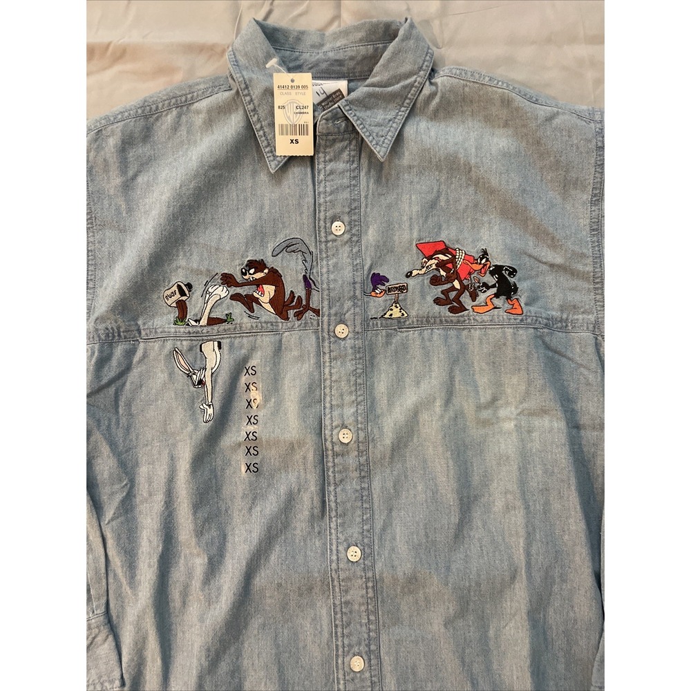 Adult Denim Shirt XS Warner Bros Taz Road Runner Bugs Bunny Wylie Coyote Daffy